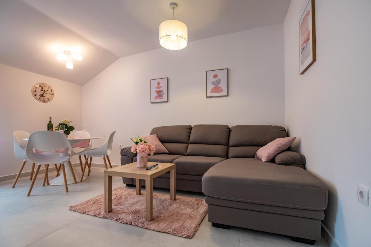 Antique Center Pula Apartment Luaran gambar